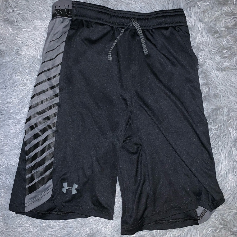 Under Armour Shorts YXL